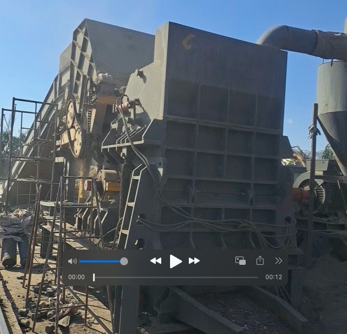 售后服務(wù)315型破碎機，客戶位于新疆地區(qū)。